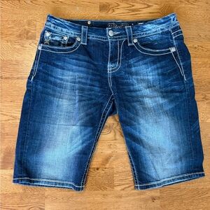 Miss Me Mid-Rise Easy Bermuda Short Size 28